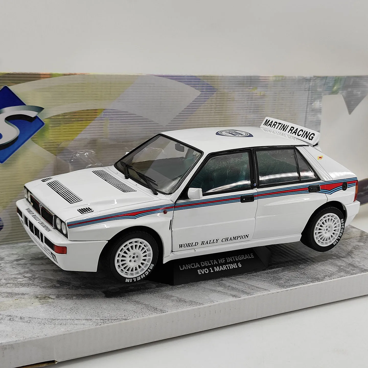 Diecast SOLIDO S 1:18 Scale Lancia DELTA HF EVO 1 MARTINI 6 alloy car model