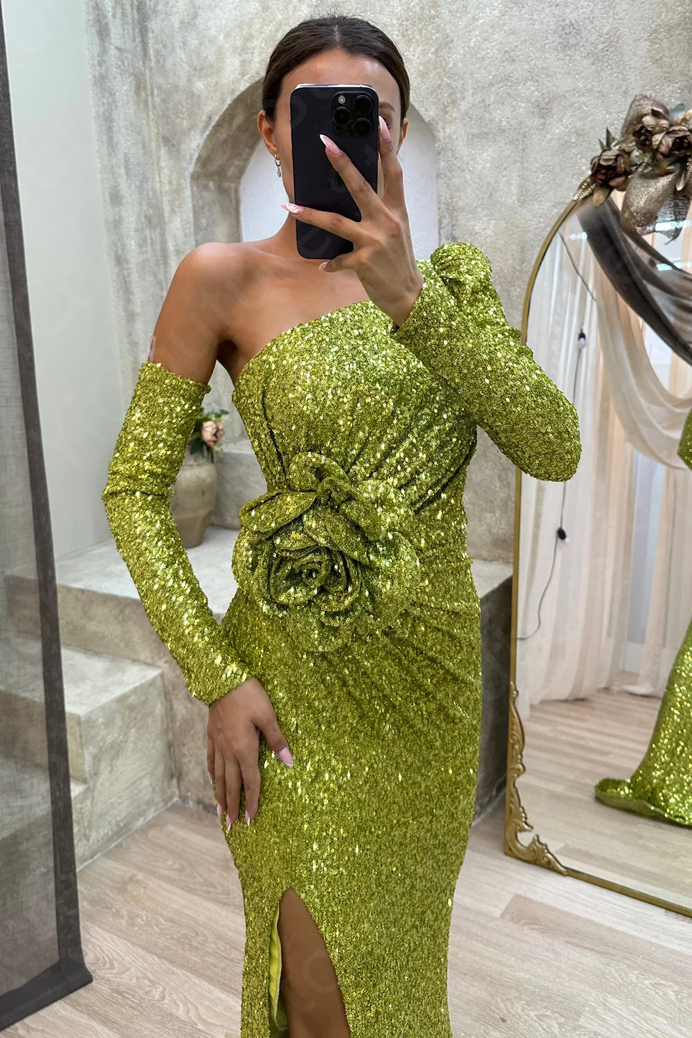 Latest Olive Green Evening Dresses Sequined Sparkling Prom Party Dresses Long Sleeve Mermaid Wedding Guest Gowns Thigh Slit 2024