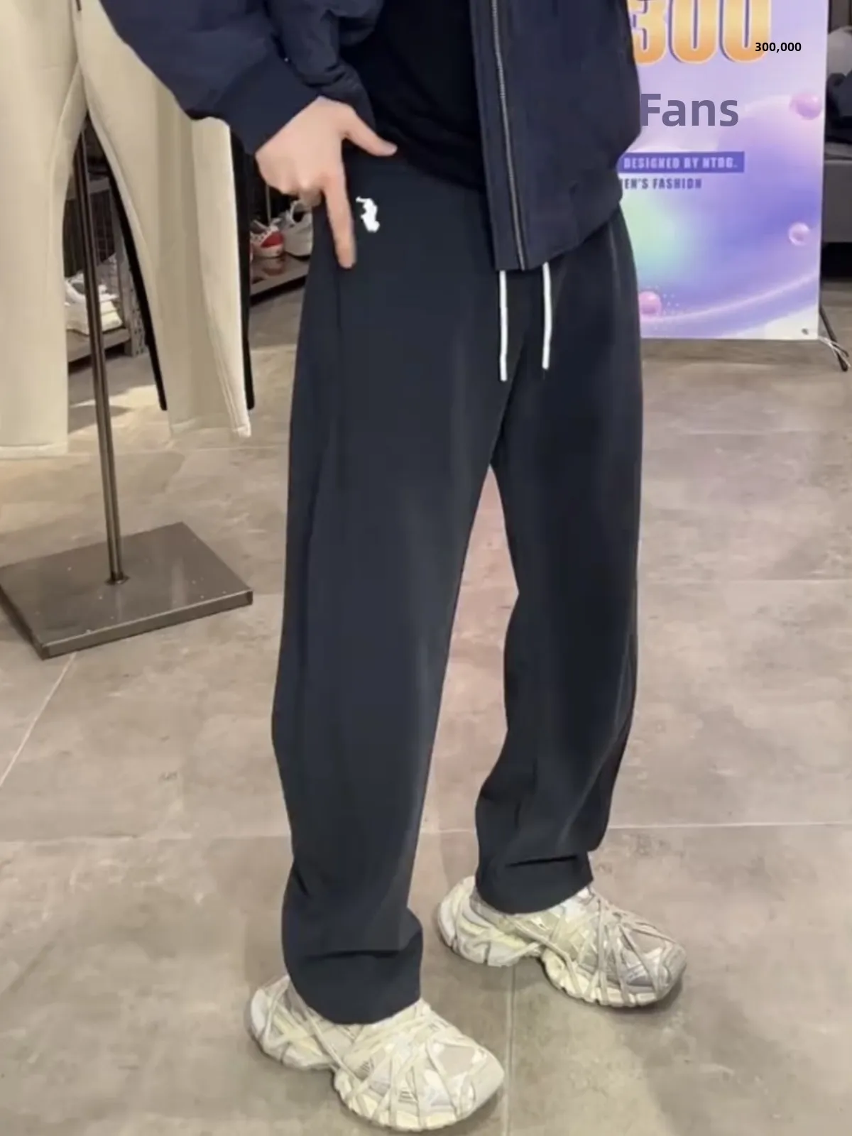 

Men's Autumn Winter Thiened Fce Straight Leg Casual Pants Sports Windbreaker Warm Casual Trousers Versatile Comfortable