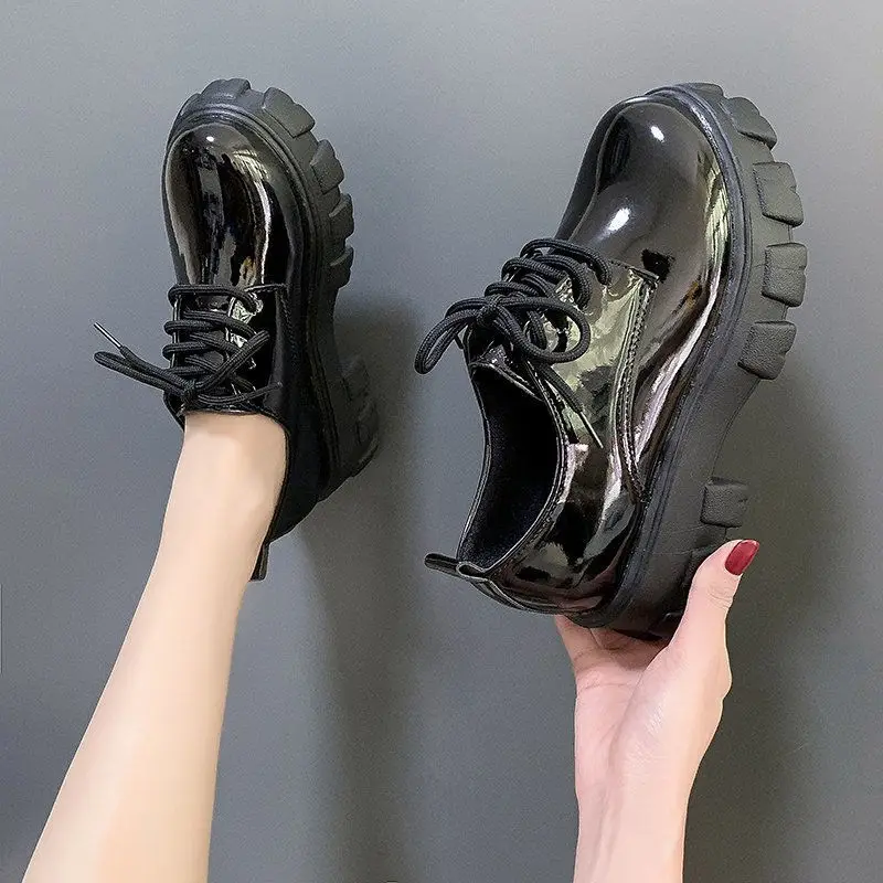 

Модные черные кожаные лоферы на плоской подошве больших размеров, женская обувь, универсальные мокасины с круглым носком Britchic, туфли на шнуровке