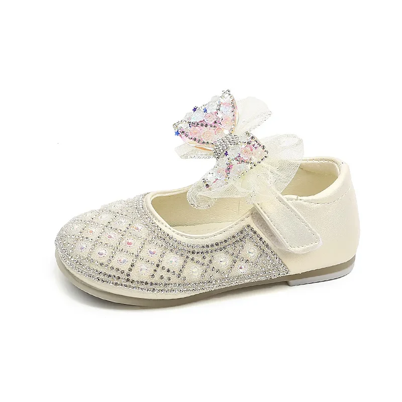 Scarpe da principessa per bambini con fiocco in rete scarpe basse per ragazze con strass brillanti 2024 scarpe in pelle per bambini di nuova moda suola morbida