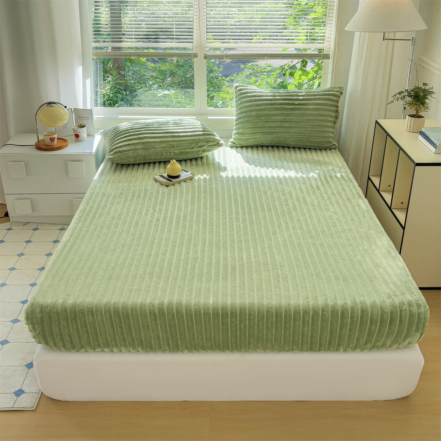 1pc Thickened Warm Bed Sheet for Winter Coral Fleece Fitted Sheet on Elastic Single/Queen/King Size Soild Color Fitted Bed Sheet