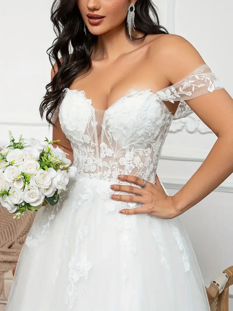 Customized women's large skirt wedding dress with off shoulder white chiffonheart-shaped collar lace decoration backless design