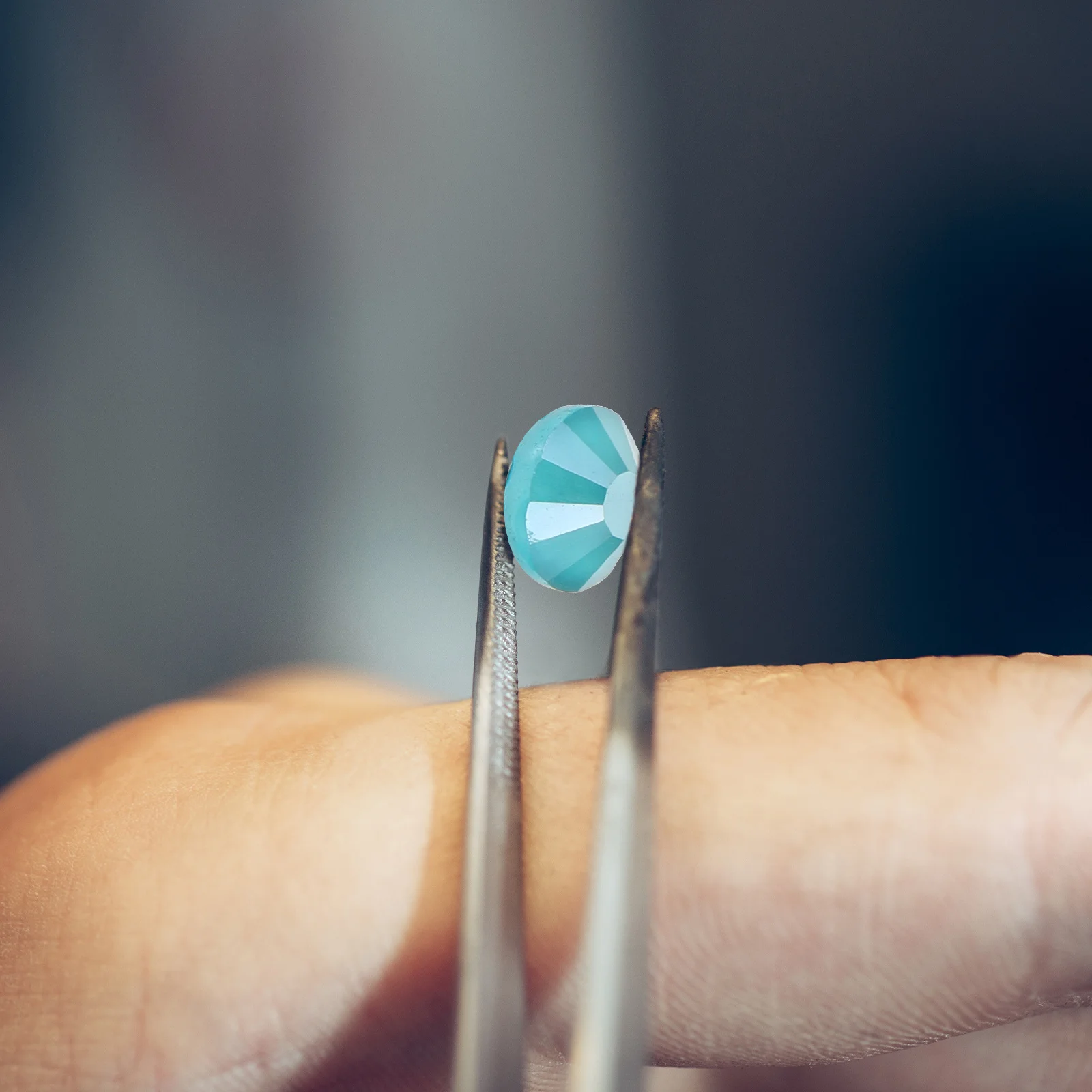 820Pcs Nail Art Gems Glass Rhinestones Multi Sizes Flatback Rhinestones for Acrylic Nails Nail Decorations Diamonds for Nails