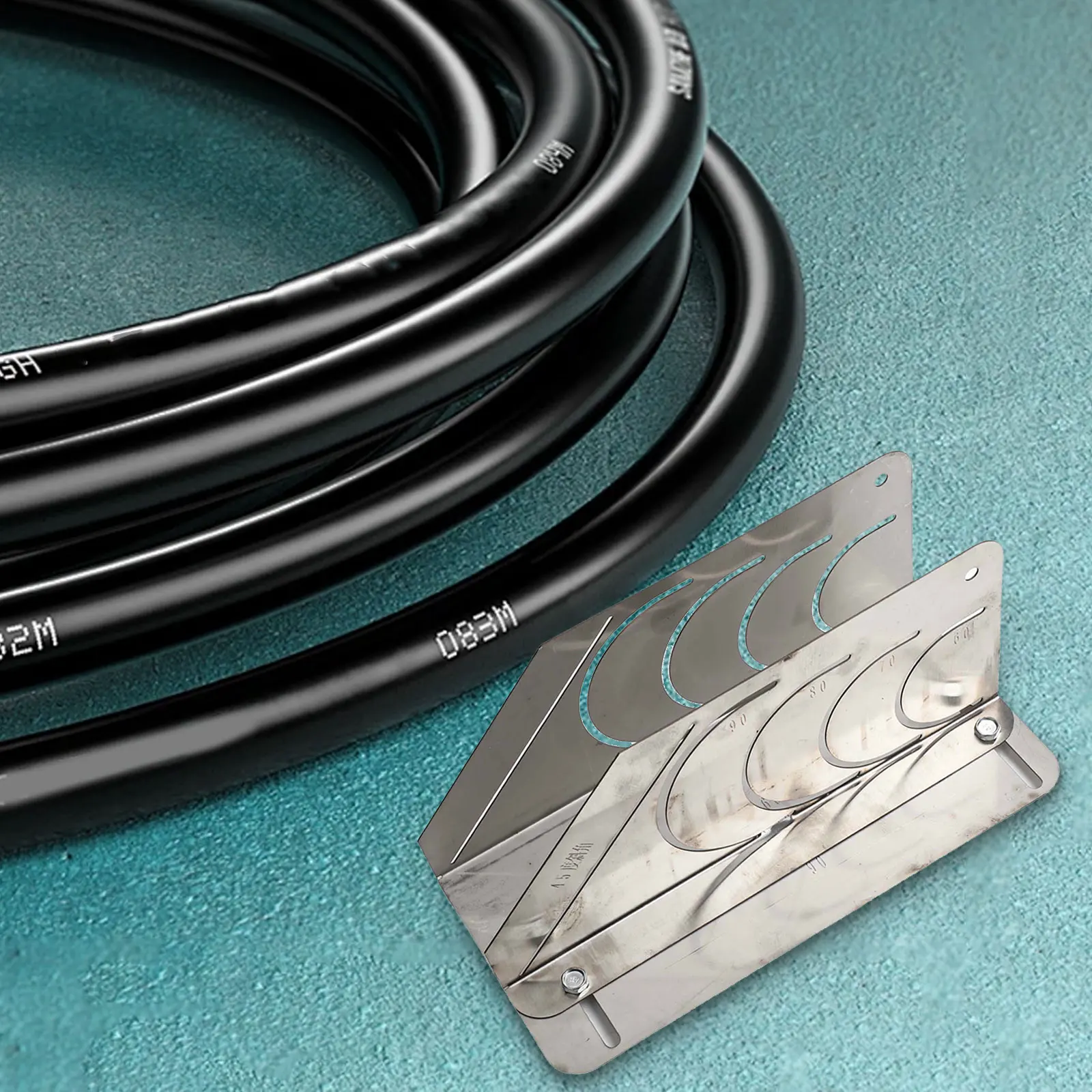 Regulowany obcinak do rur 21*10*12cm 8.27*3.94*4.72 cala, kątowy obcinak, konstrukcja ze stali nierdzewnej, czyste i precyzyjne cięcia.