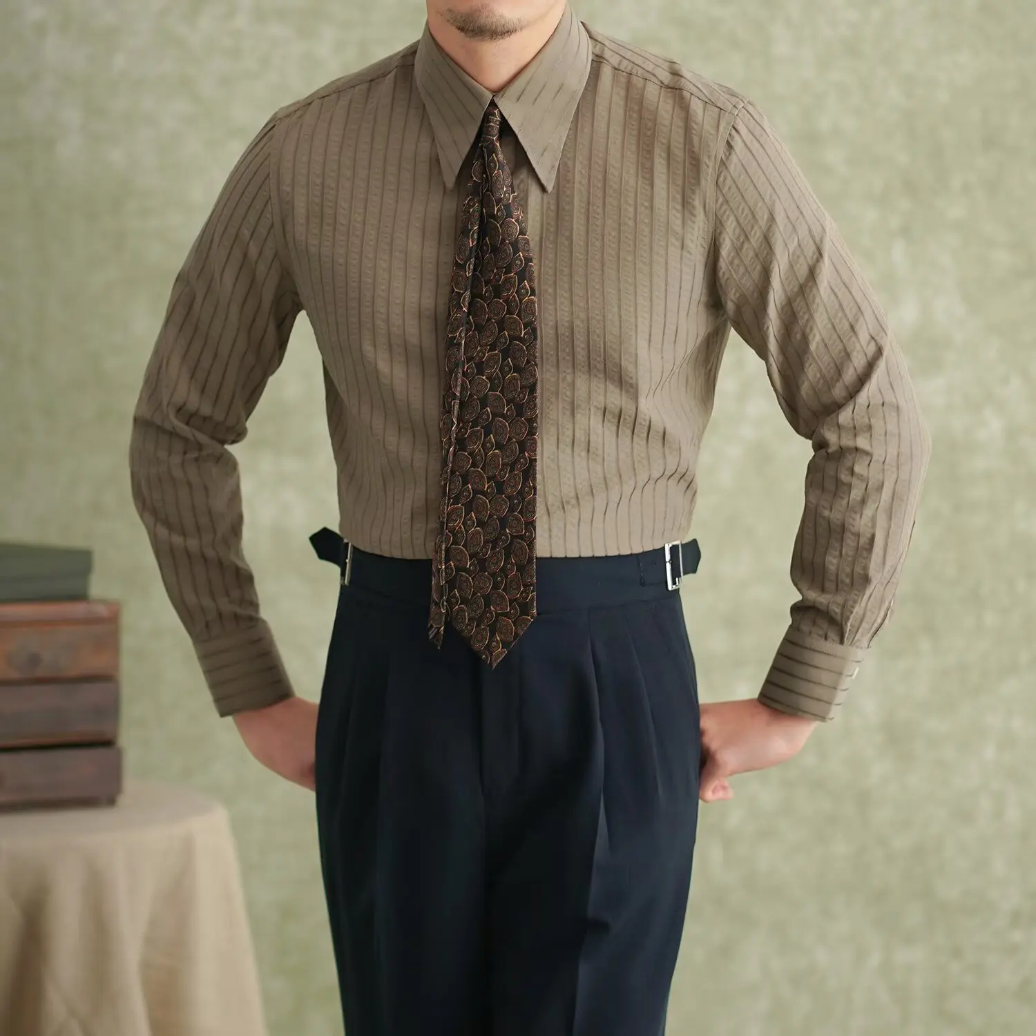 

Мужская повседневная рубашка 2026 года с отложным воротником, длинным рукавом, вертикальными полосами, текстурой, для бизнеса и повседневной носки, модная, универсальная, дышащая