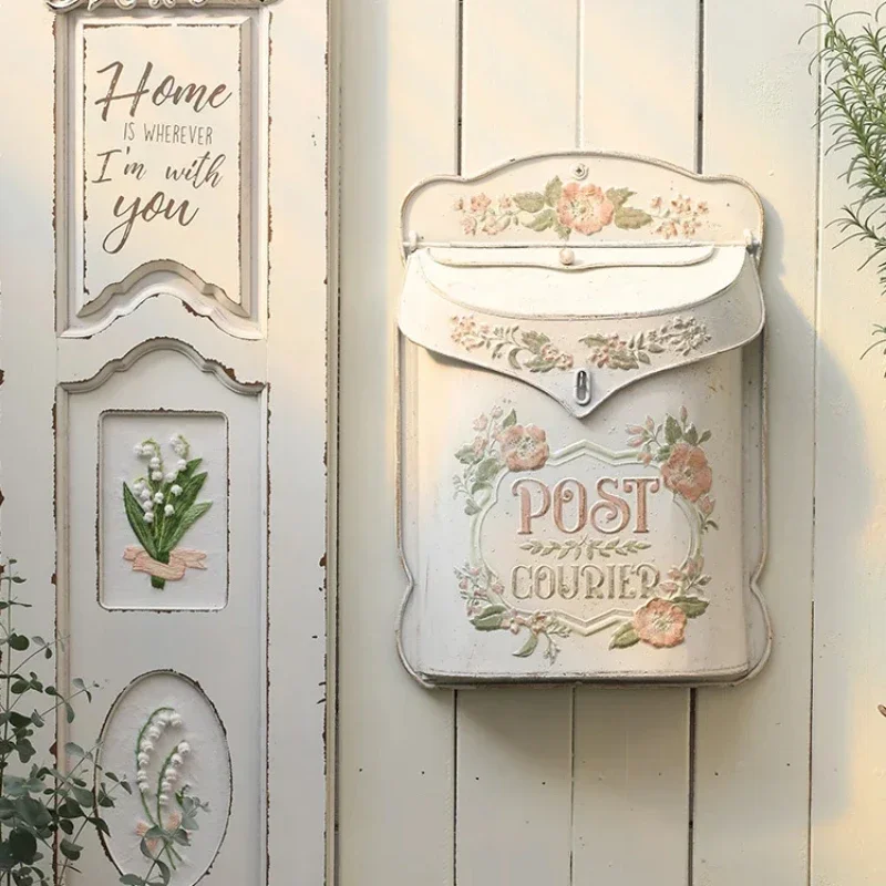 European Letterbox Decorative Wall-Hanging Post Bucket for Outdoor Gardens Creative Iron Message Case Vintage Mail Holder