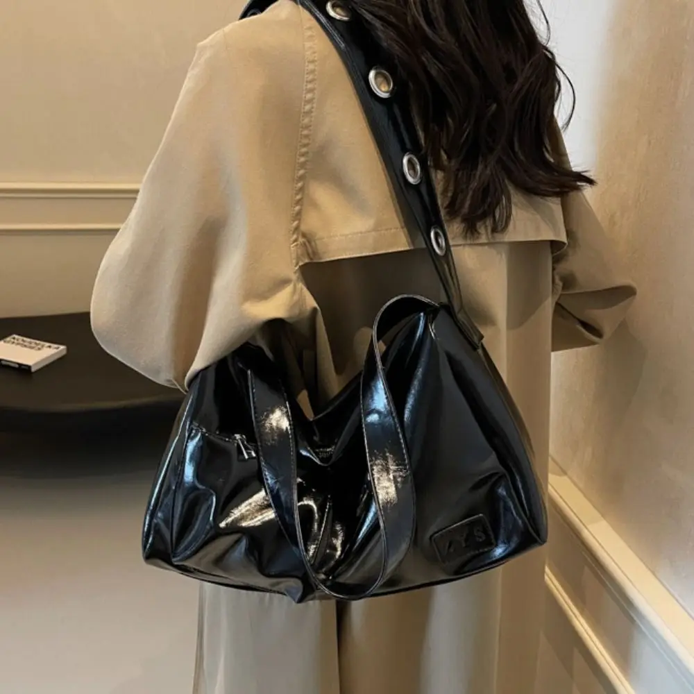 

Exquisite PU Leather Punk Tote Bag Zipper Black Y2K Armpit Bag Elegant Large Capacity Bowling Handbag Outdoor