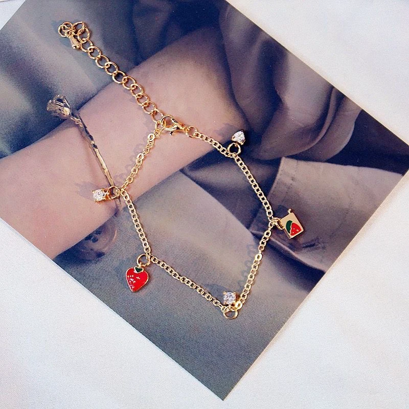 Korean Style Red Strawberry Charms Bracelets Trendy Zircon Small Fresh Student Heart Bracelets For Women Fashion Sweet Gift