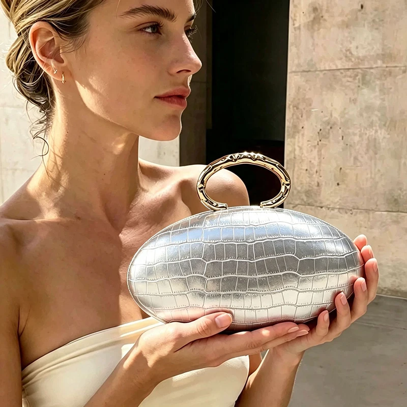  Eiförmige Handtasche mit Krokodil-Textur und Acryl-Griff, ovale Abendtasche mit Kettenriemen für Damen, luxuriöse Clutch für Hochzeiten und Partys. – Detail 9