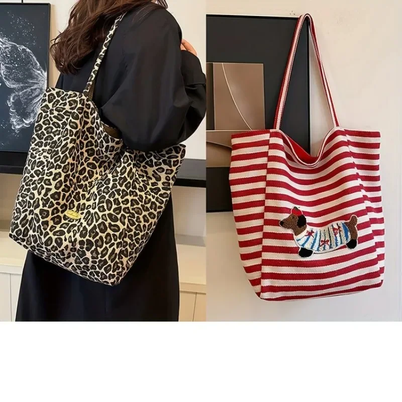 

Minimalist Diaper Bag For Ladies: Simple Large Capacity Leather Tote, Stylish Casual Crossbody Bag With Designer Paris Logo