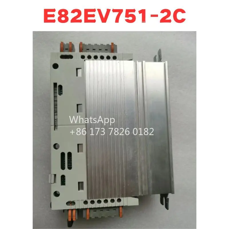 Gebrauchter Frequenzumrichter E82EV751-2C E82EV751K2C, OK getestet