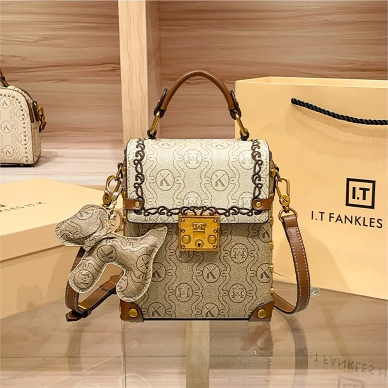 

Light luxury brand women's 2025 new fashionable high-end handheld phone bag summer single shoulder crossbody small square bag