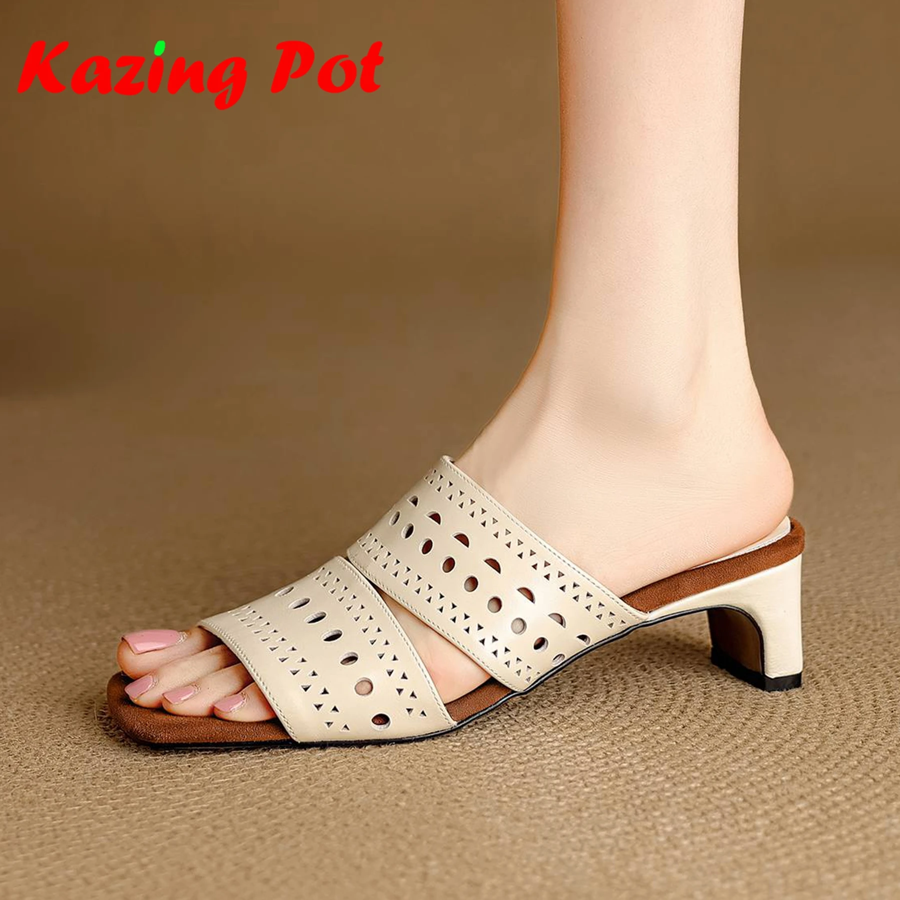 

Krazing Pot Cow Skin Mules Gladiator Peep Toe Thick Heels Elegant Summer Shoes Hollow Decorations Modern Fashion Women Sandals