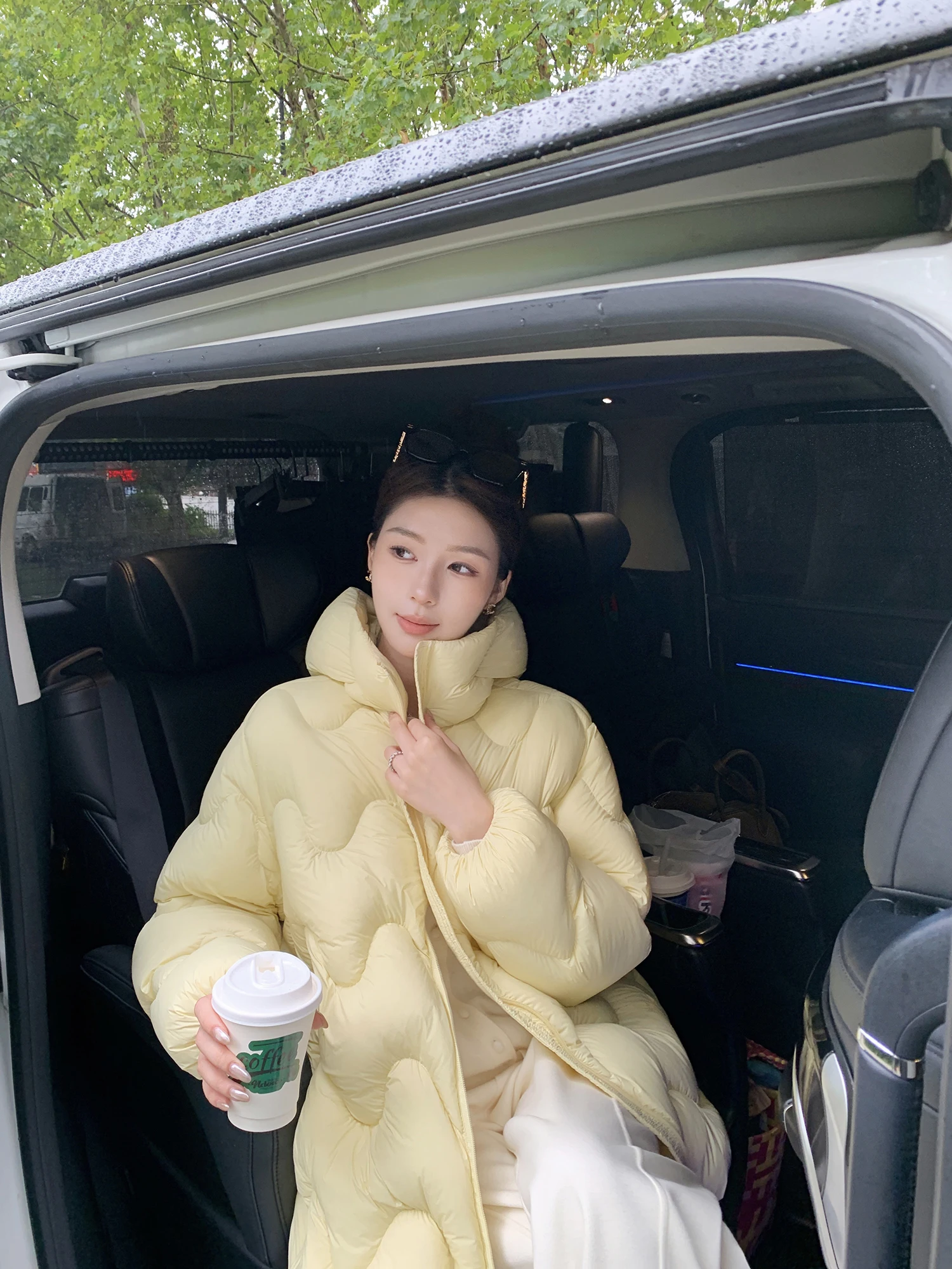 

Зимняя женская куртка YUYU WANG 2025 года, средней длины, с капюшоном, пуховая, повседневная, с наполнителем из 95% натурального пуха, длинная.