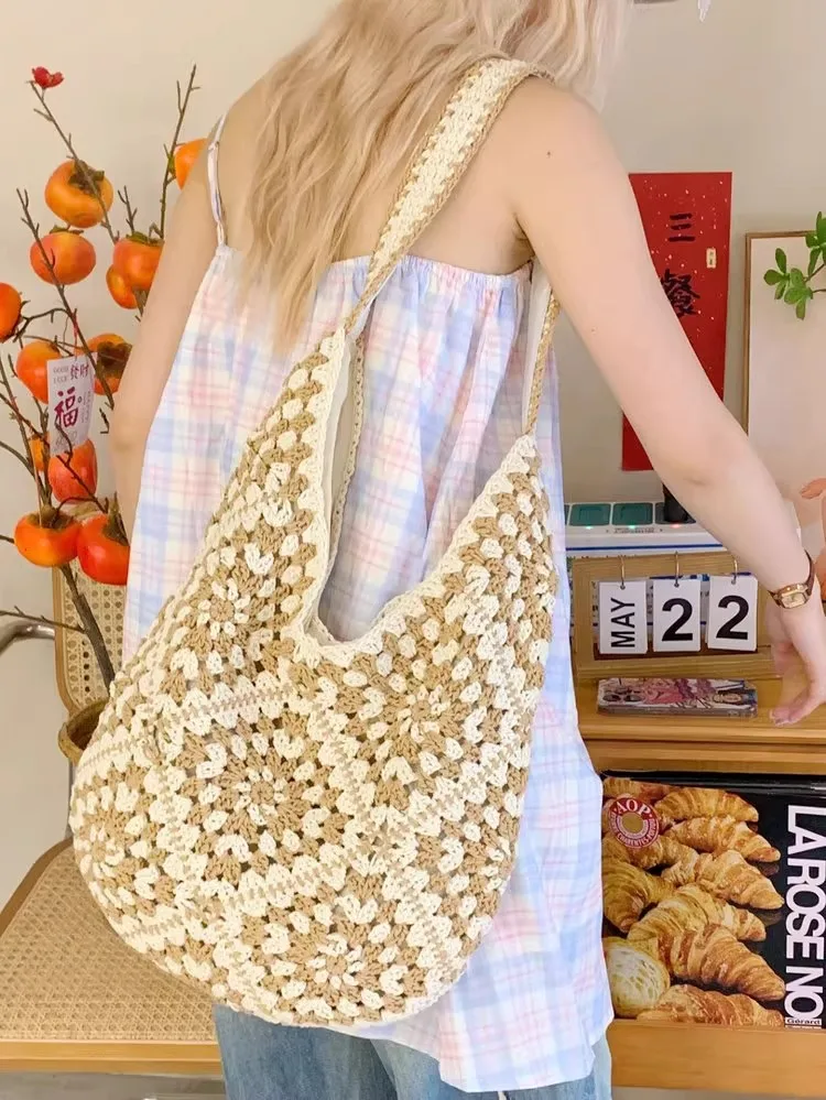 Large Capaci Beach Vaion Oulder Bag Casual Weaving Tote Bag for Women Commuter Unique Design Artistic Personali