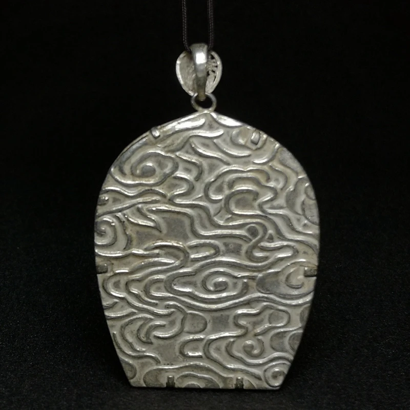 YIZHU CULTUER ART Size 6 × 4 cm Old Chinese Tibet Silver Carving Avalokitesvara Kwan-yin Statue Pendant