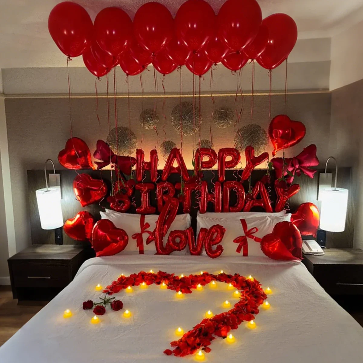 Rotes Geburtstagsballon-Set mit Schleife, Liebesherz, Aluminiumfolienballon, simulierten Blütenblättern für Geburtstage und Valentinstag