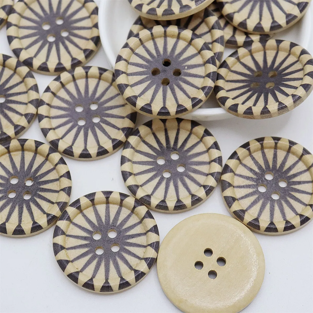 10pcs 30mm/40mm Large Wood Buttons 4 Holes Black Star Patterns Round Sewing Embellishments Cardmaking Scrapbook Bag Decorations