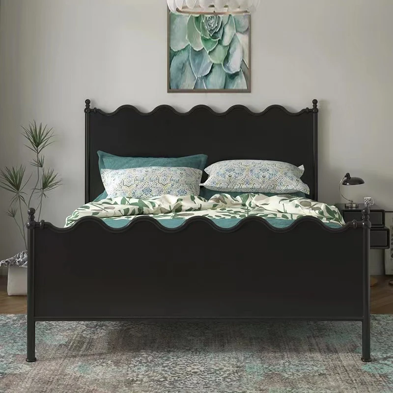 

American style rural solid wood bed, 1.8m double bed, French retro black wave ripple bed, designed by a medieval master