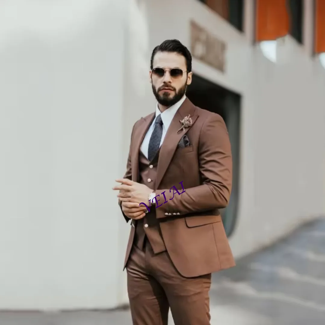 

Коричневые свадебные костюмы по индивидуальному заказу для мужчин, облегающие элегантные костюмы с пиковыми лацканами для жениха, костюм Homme (пиджак + V)