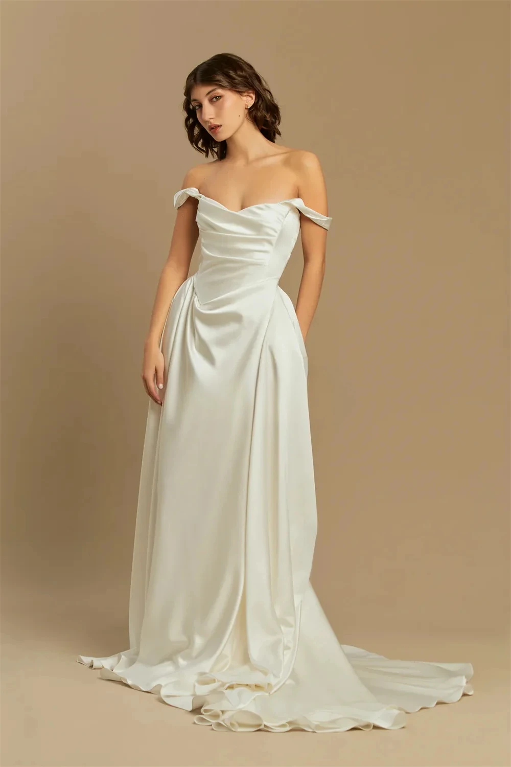 Modern Wedding Dress Satin Fabric Bridal Dress with Hidden Pockets Ruched Design A Line Bridal Gown for Bridal Events