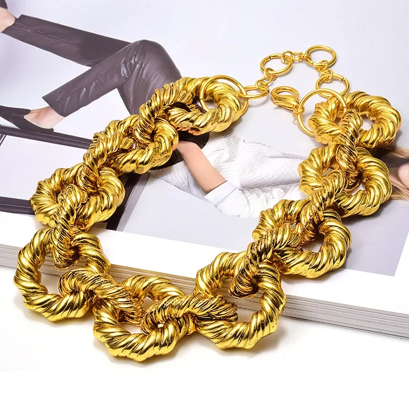 Women\'s high fashion exaggerated necklace unique goldcolor necklace famous brand twisted lock necklace women fashion jewelry