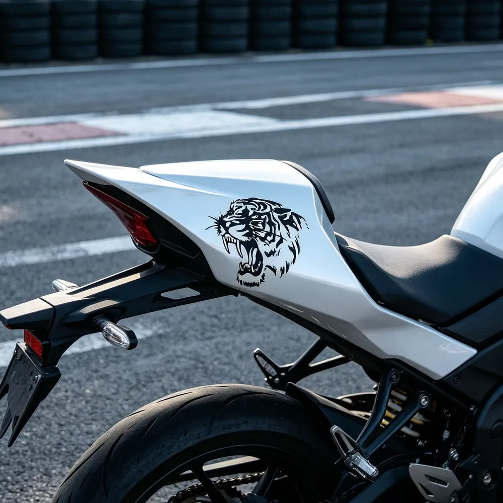 Roaring Tiger Head Vinyl Car Sticker Waterproof UV Animal Decal For Truck SUV RV Window Bumper Auto Exterior Body Decor