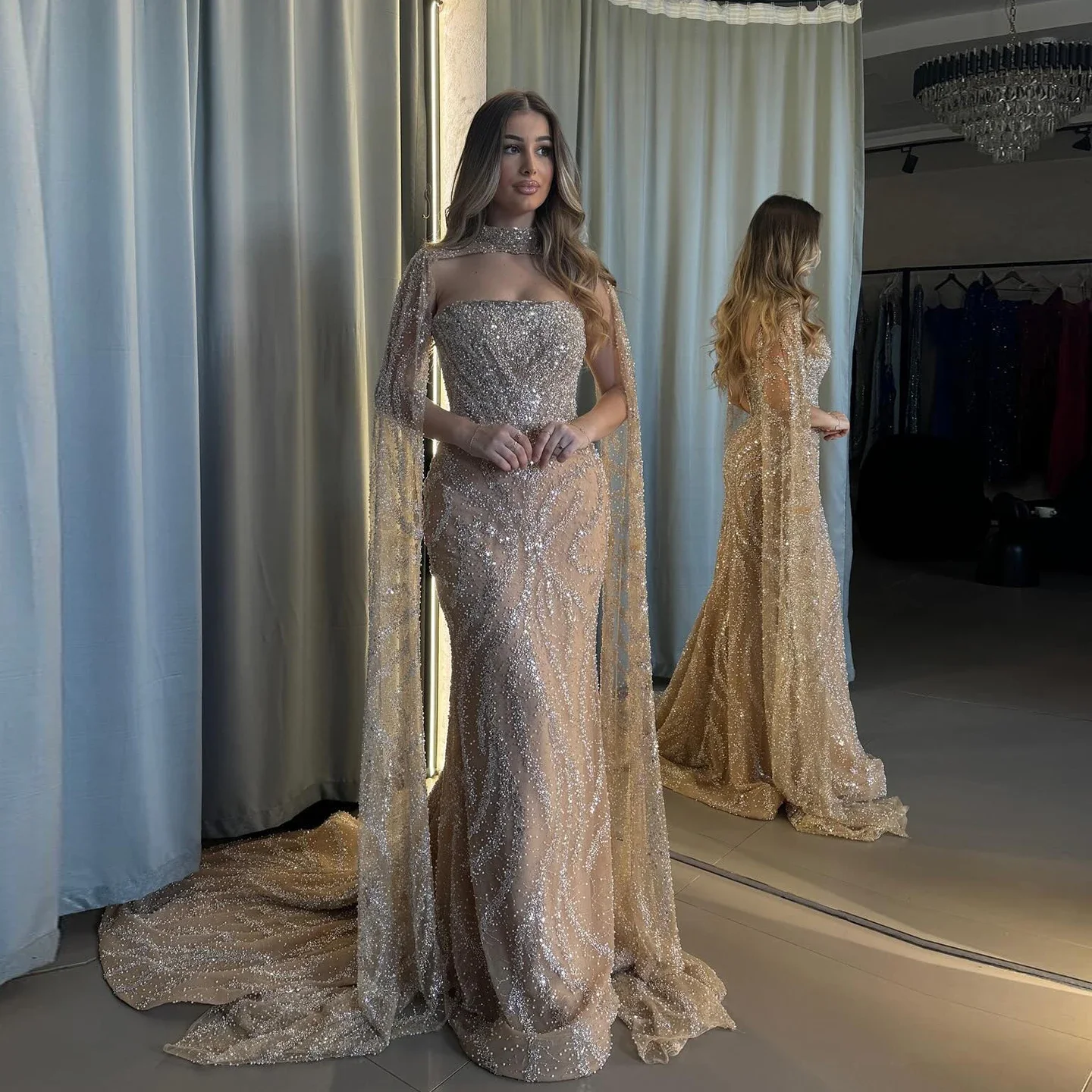 Champagner Maßgeschneidertes langes Abendkleid mit Cape-Ärmeln Neue Luxus-Meerjungfrau-Hochzeits-Party-Kleider Dubai Zwei Stücke glitzernde Ballkleider