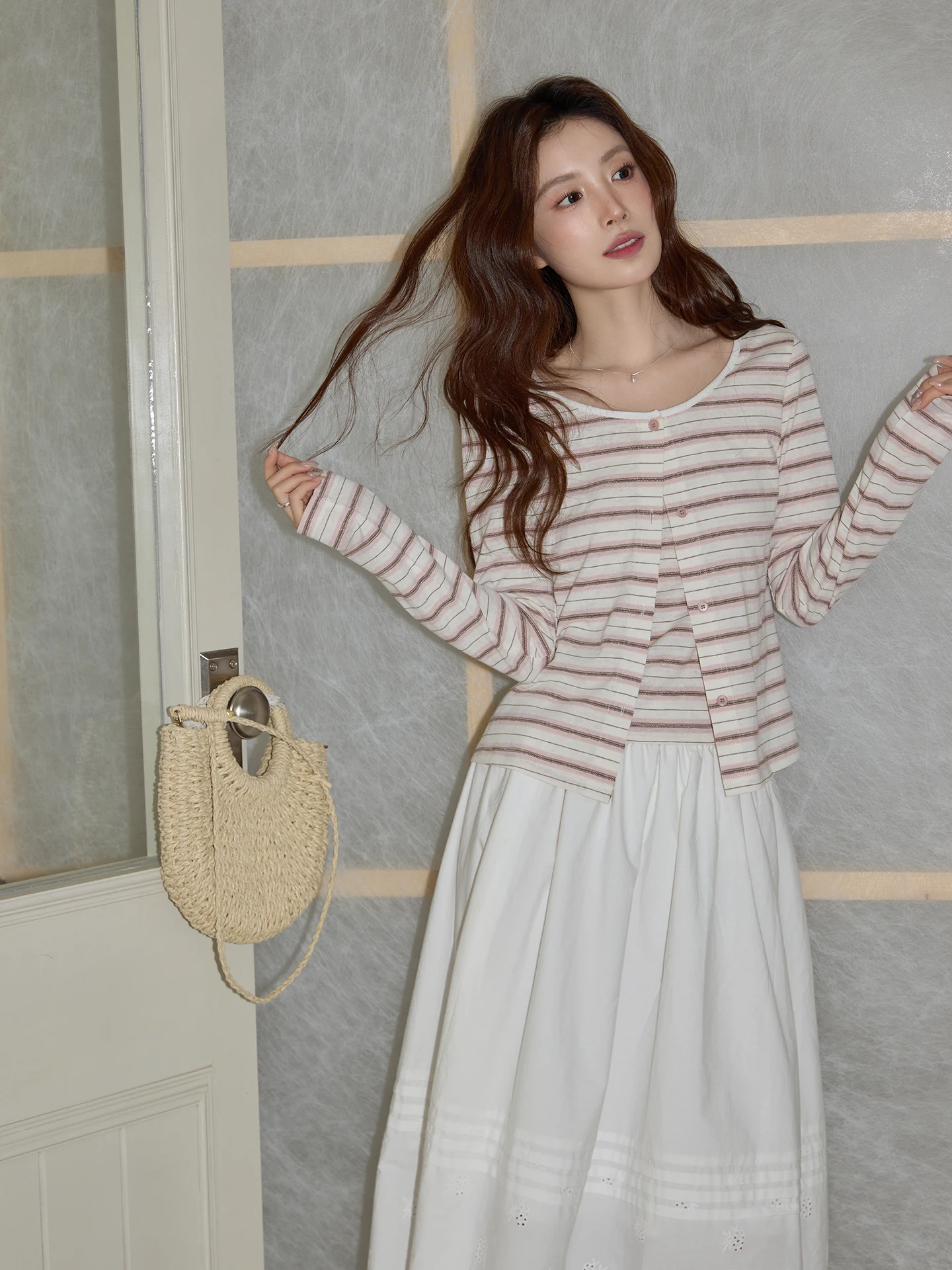 

Розовый вязаный топ в полоску с тонкими бретелями, женский классический ретро-комплект из двух предметов: облегающая повседневная рубашка и топ с длинным рукавом и круглым вырезом для офиса/повседневной носки.