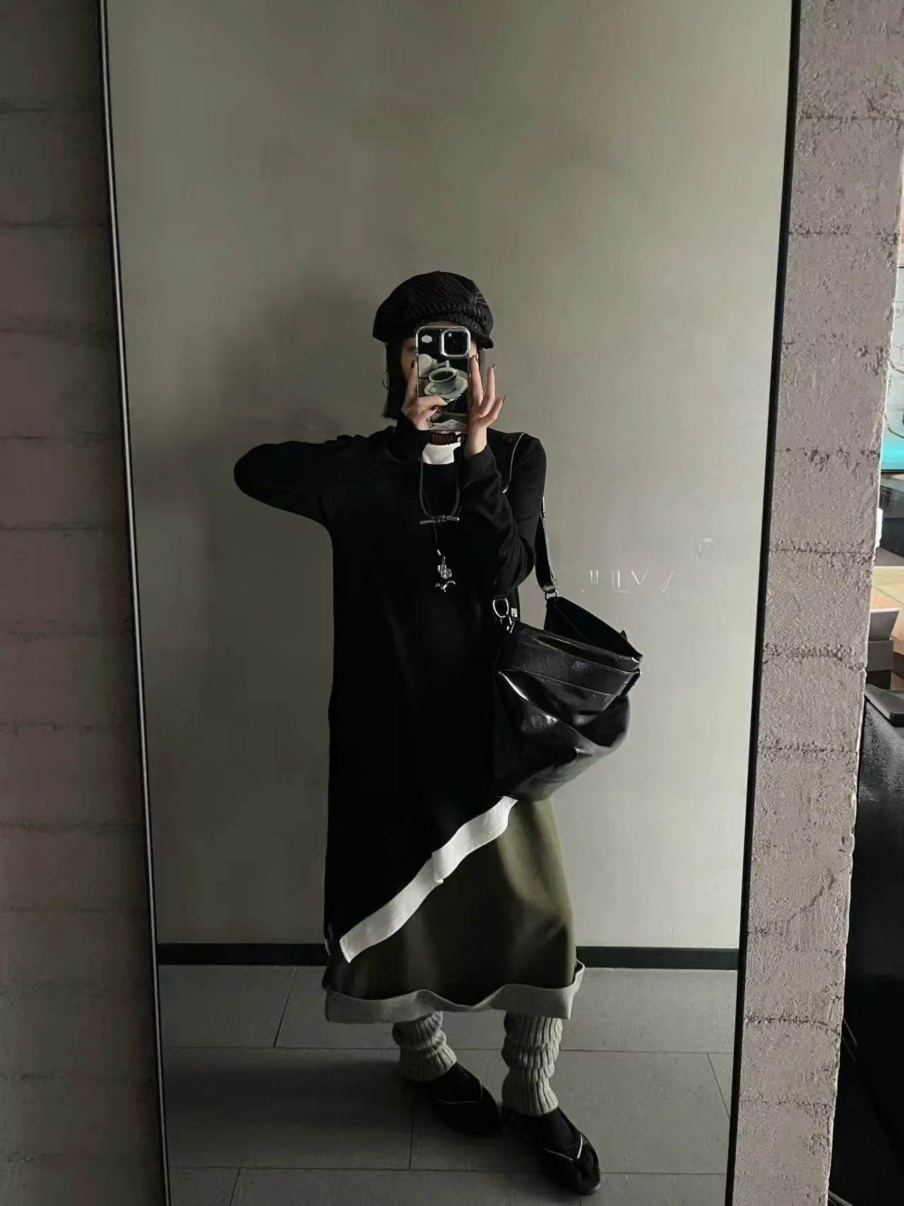 

Loose Base irt Asymmetrical Korean Sle Simple Design Color Blo Diagonal Slit Women's T-irt Artistic Spring Faion