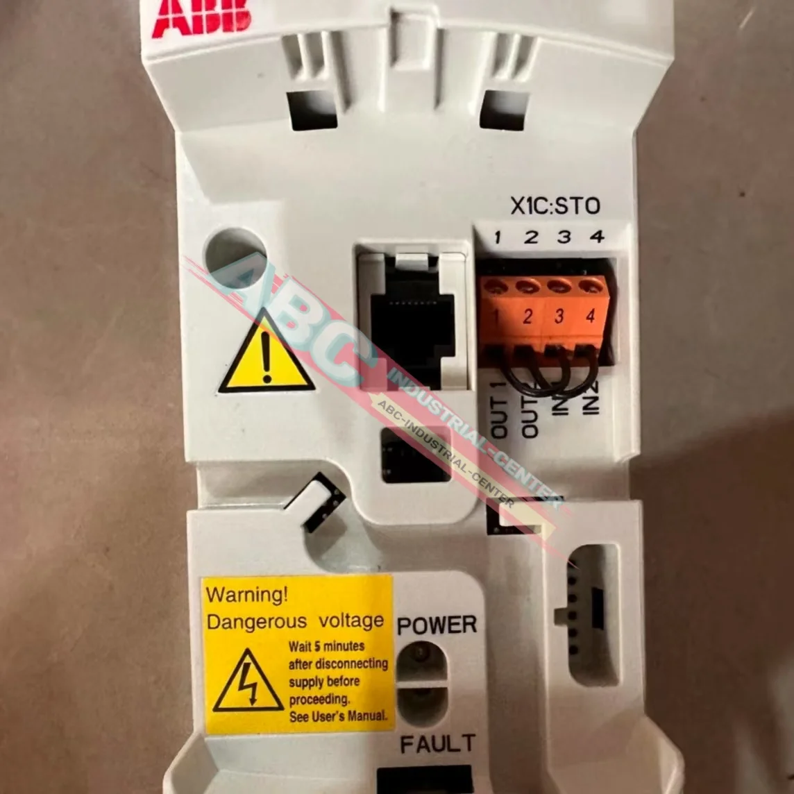 新品 ACS355-01E-04A7-2 ACS355-01E-06A7-2 周波数コンバータ