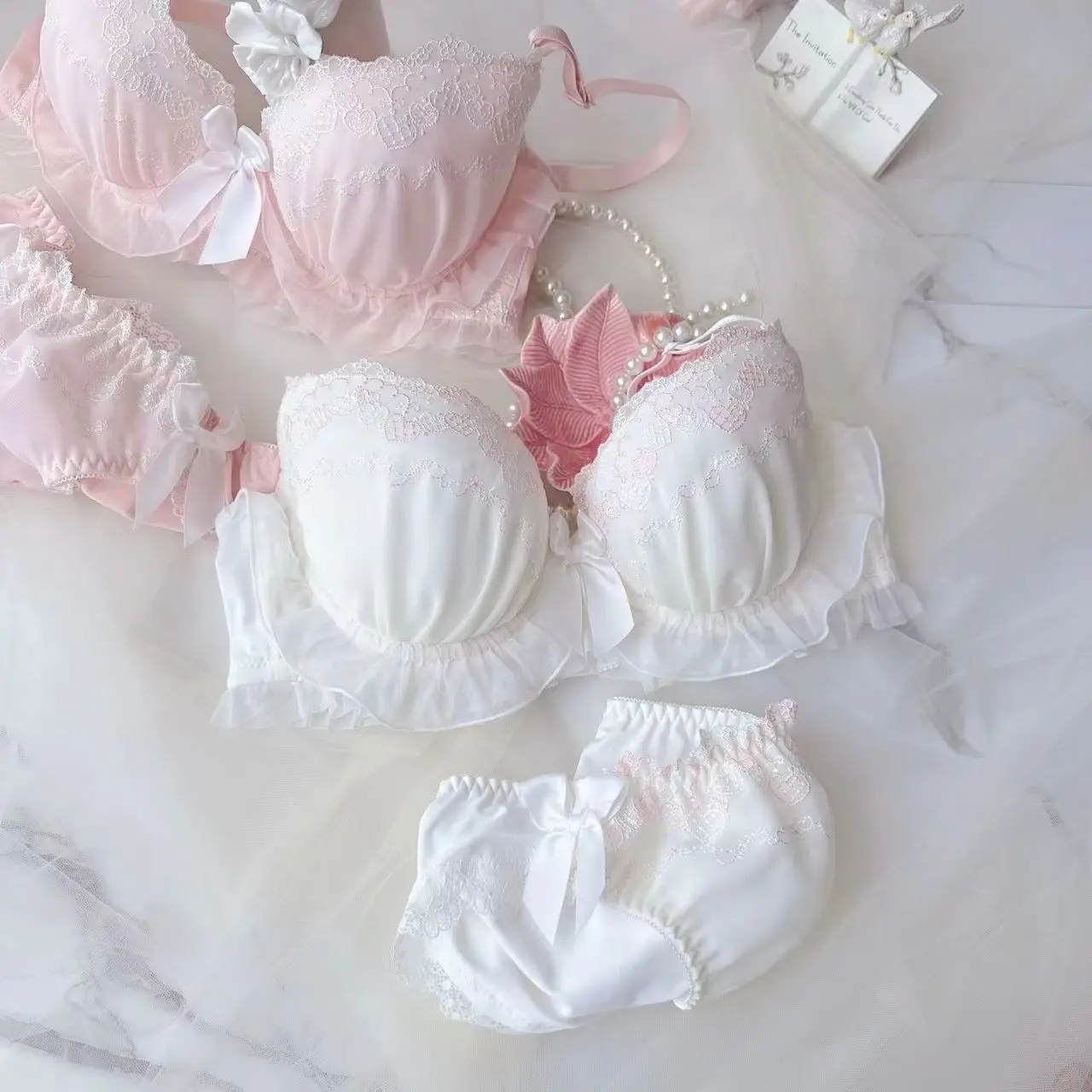 Sexy lolita embroidery bras and panty set two-color thin cup college style student girl cute push up bra underwear bra set