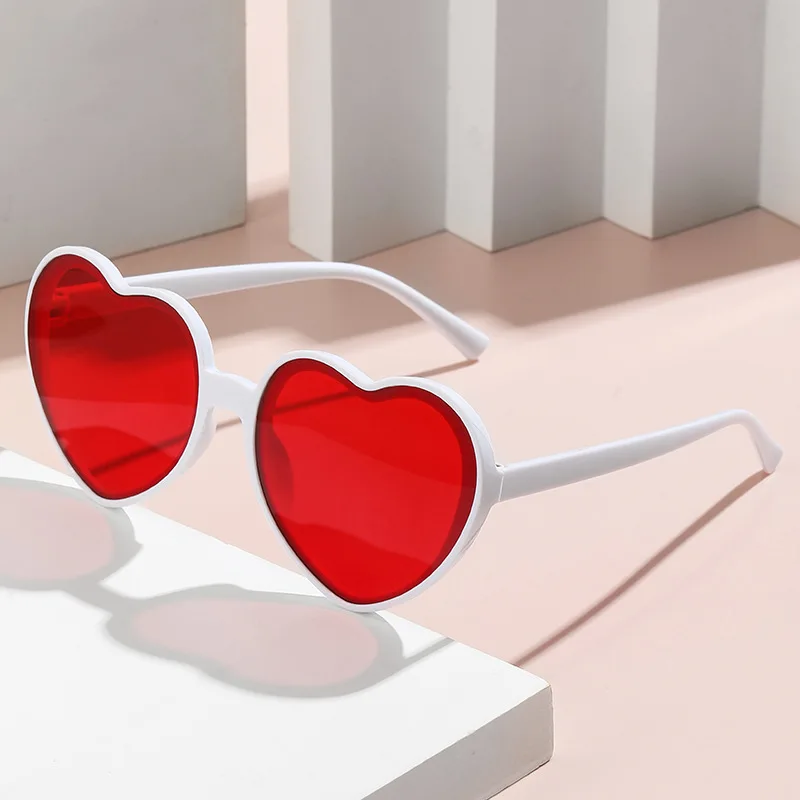 Women Trendy Heart Shaped Sunglasses Big Frame Sun Glasses UV400 Protection Unisex Eyewear for Wedding Party Fashion Eyeglasses