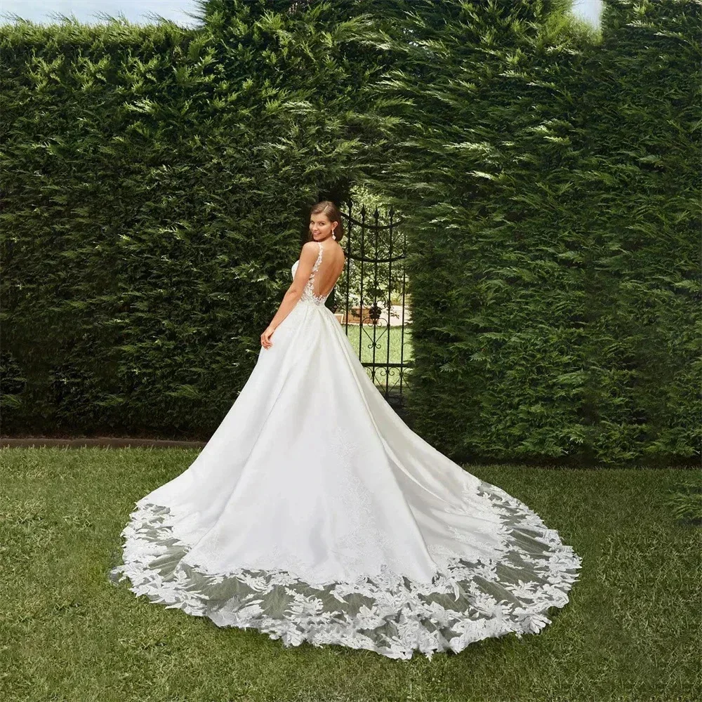 Customized Luxury Detachable Train Satin Wedding Dress Lace Applique Beaded Spagheti Strap Bridal Gown Princess Bride Dress