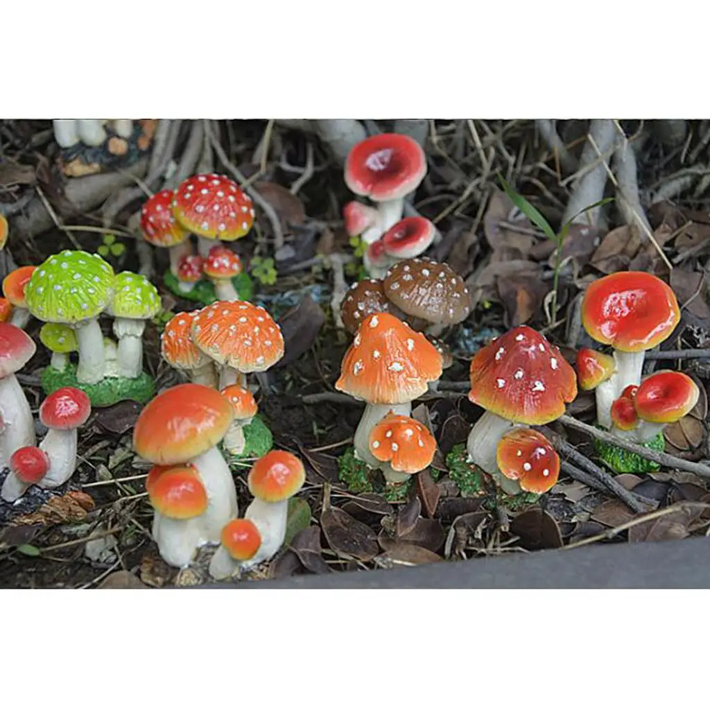 Miniature Mushroom Model Resin Lawn Statue Garden Figurines for Backyard Garden Decoration Outdoor