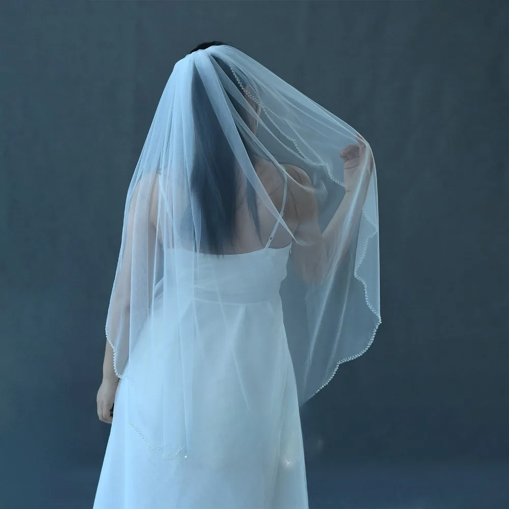 

Классическая простая однослойная белая мягкая фатина с кружевной отделкой и заколкой для свадебной церемонии и торжеств