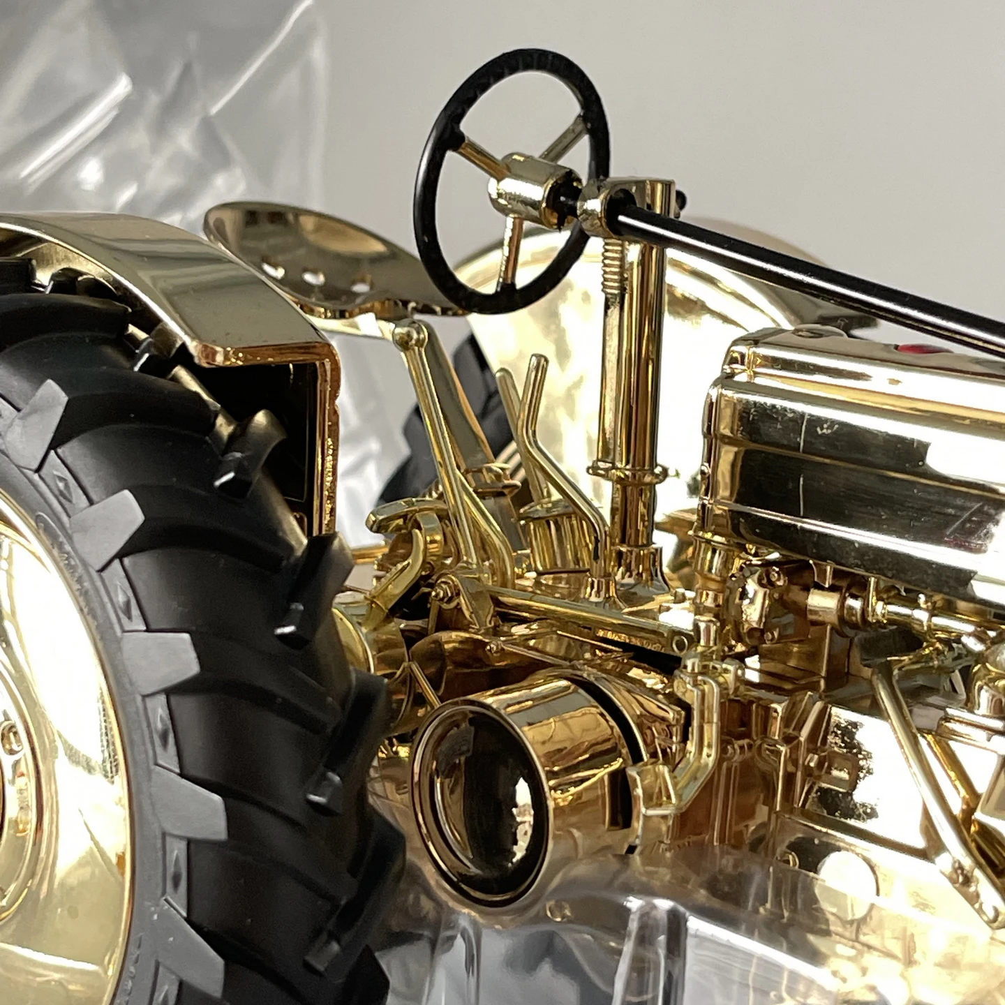 Model A Micromodel,Electroplated tractor Metal model,Desktop Decoration, Die-cast Alloy Micromodel, 75th,Adult Gift,gold,1:18