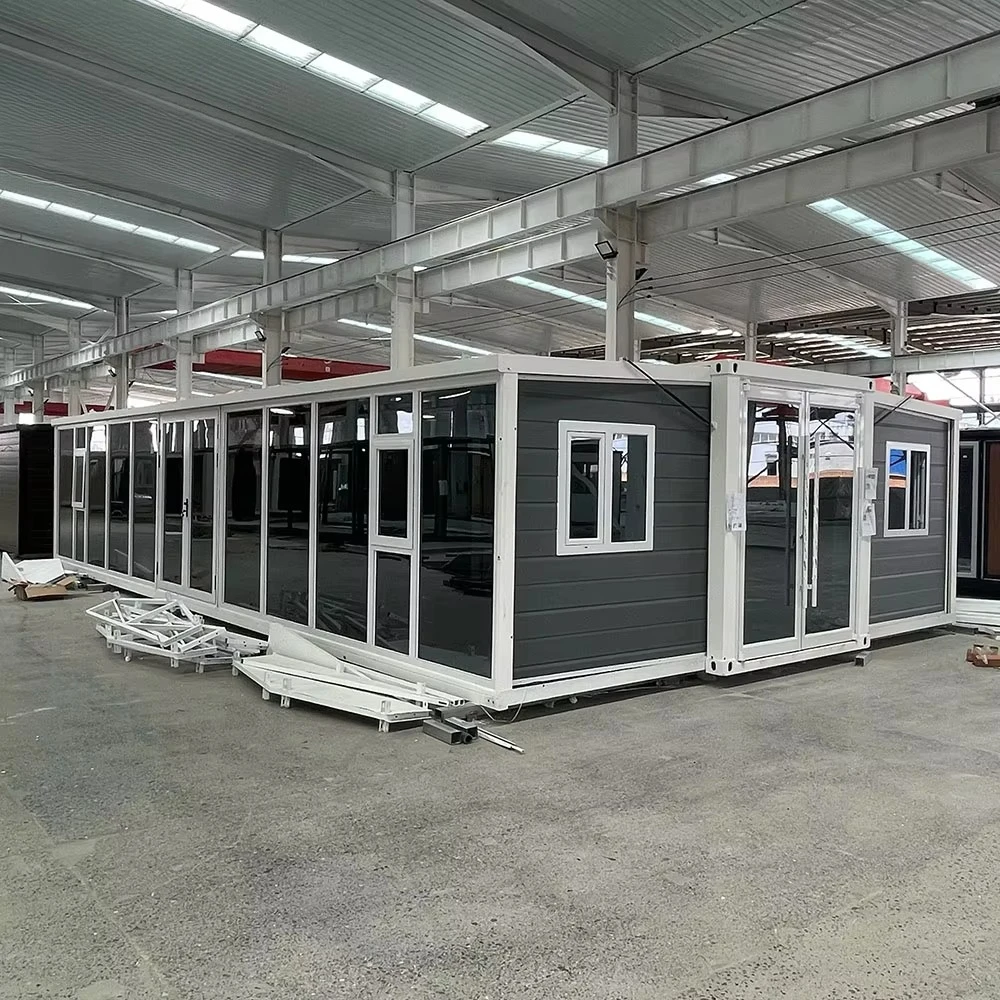 Prefab Modern Movable Expandable Container House 3 Bedroom Prefabricated Light Steel Portable Home Ready to Move in 40 Ft 20 Ft