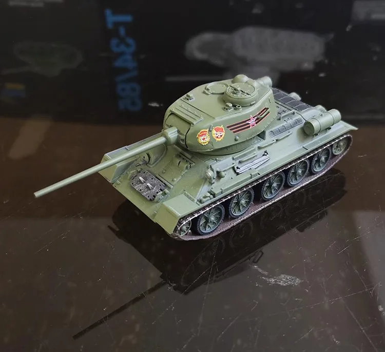DG63235 1/72 Soviet T34/85 Tank Model Moscow Victory Day Parade Painting