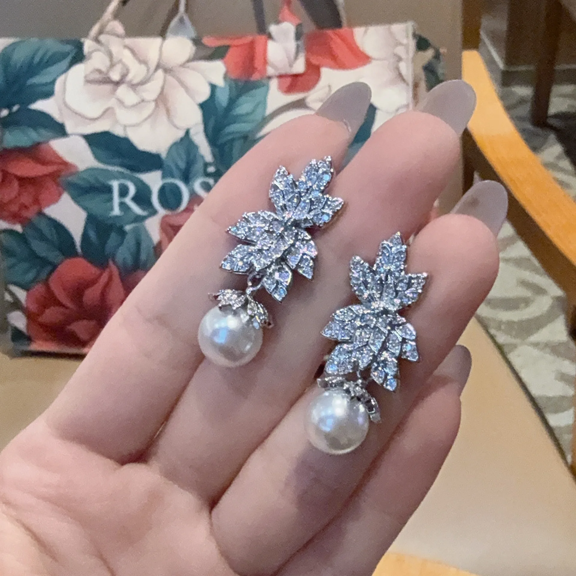 

Серебро 925, инкрустация бриллиантами и жемчугом, серьги для женщин, изысканное вечернее платье, ретро, пшеничные уши, цветок, модные серьги с кисточками, ювелирные изделия