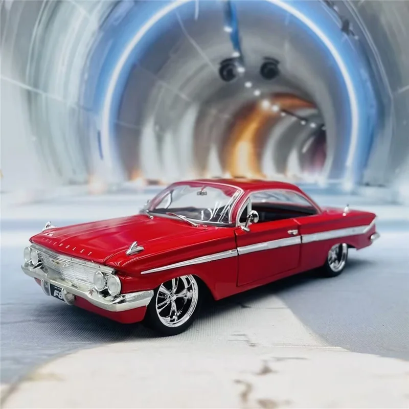 

1/24 1961 Impala Alloy Classic Old Sports Car Model Diecast Metal Retro Vintage Car Vehicles Model High Simulation Kids Toy Gift