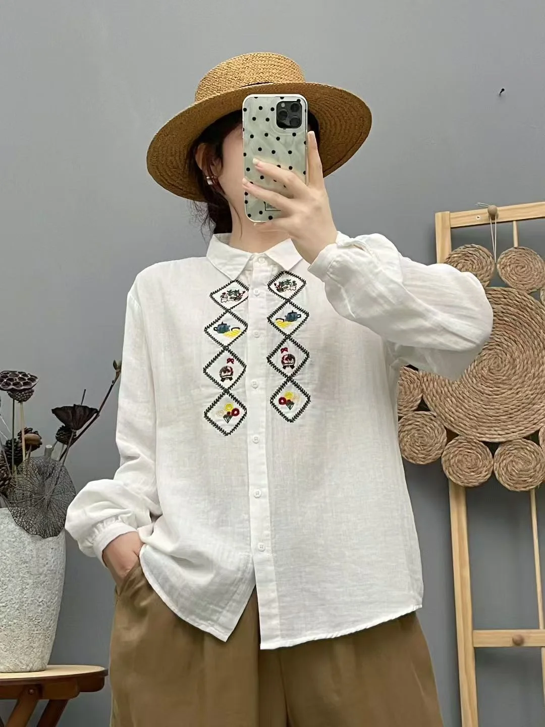 綿100％糸シャツ レディース ターンダウンカラー ルーズトップス ガールズ オフィスウェア 女性 長袖 刺繍ブラウス