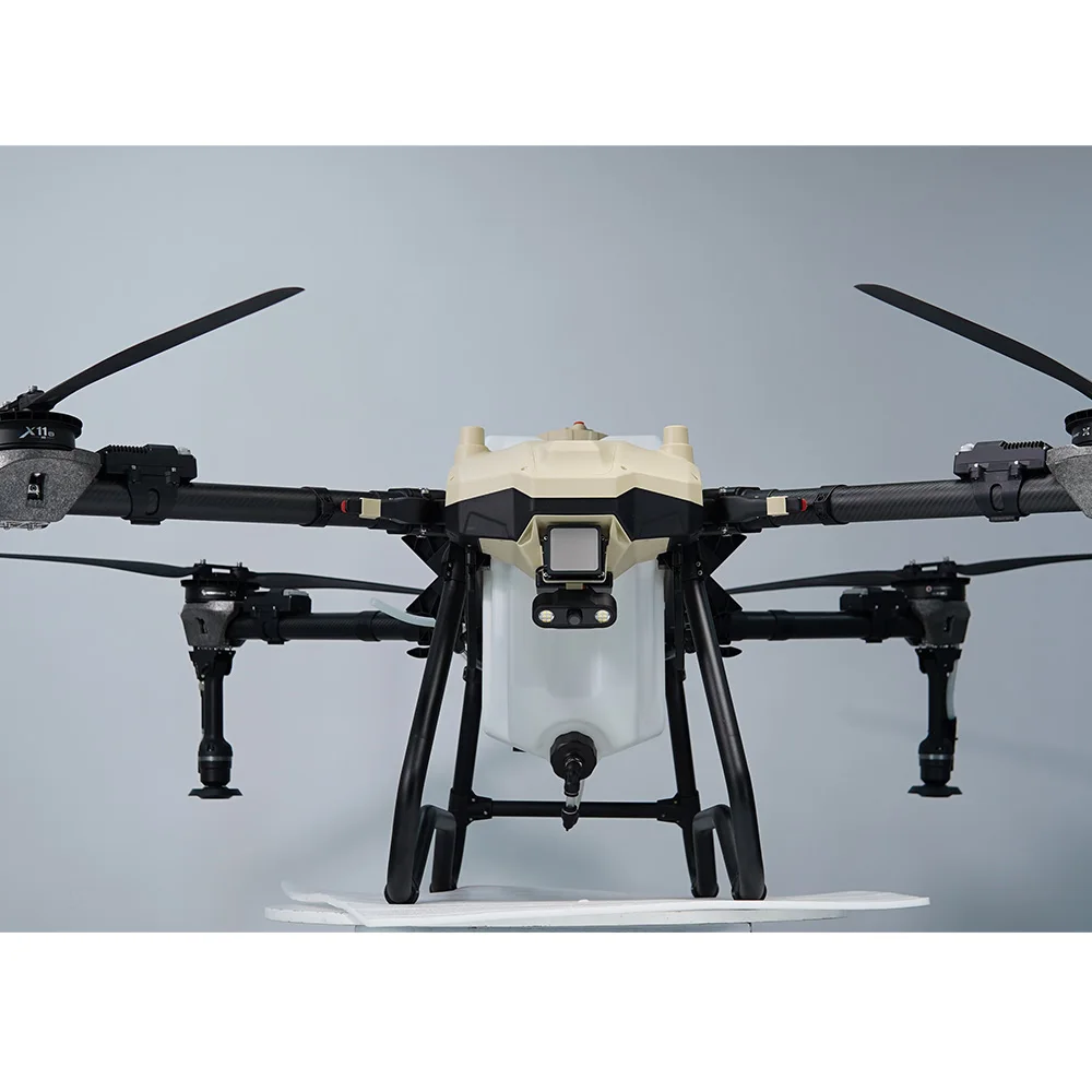 Nieuwe JIS LV30 Frame Multi Rotor Landbouwwatersproeibediening met een tank met grote laadvermogen van 30 kg