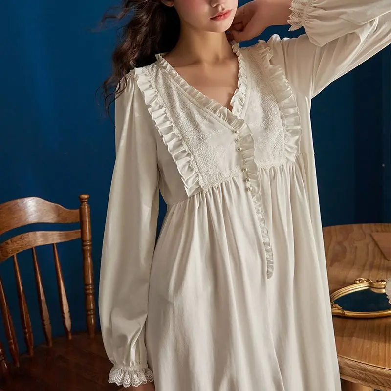 Chemise de nuit blanche à manches longues pour femmes, chemise de nuit à volants vintage français, robe de nuit mi-longue romantique simple pour la