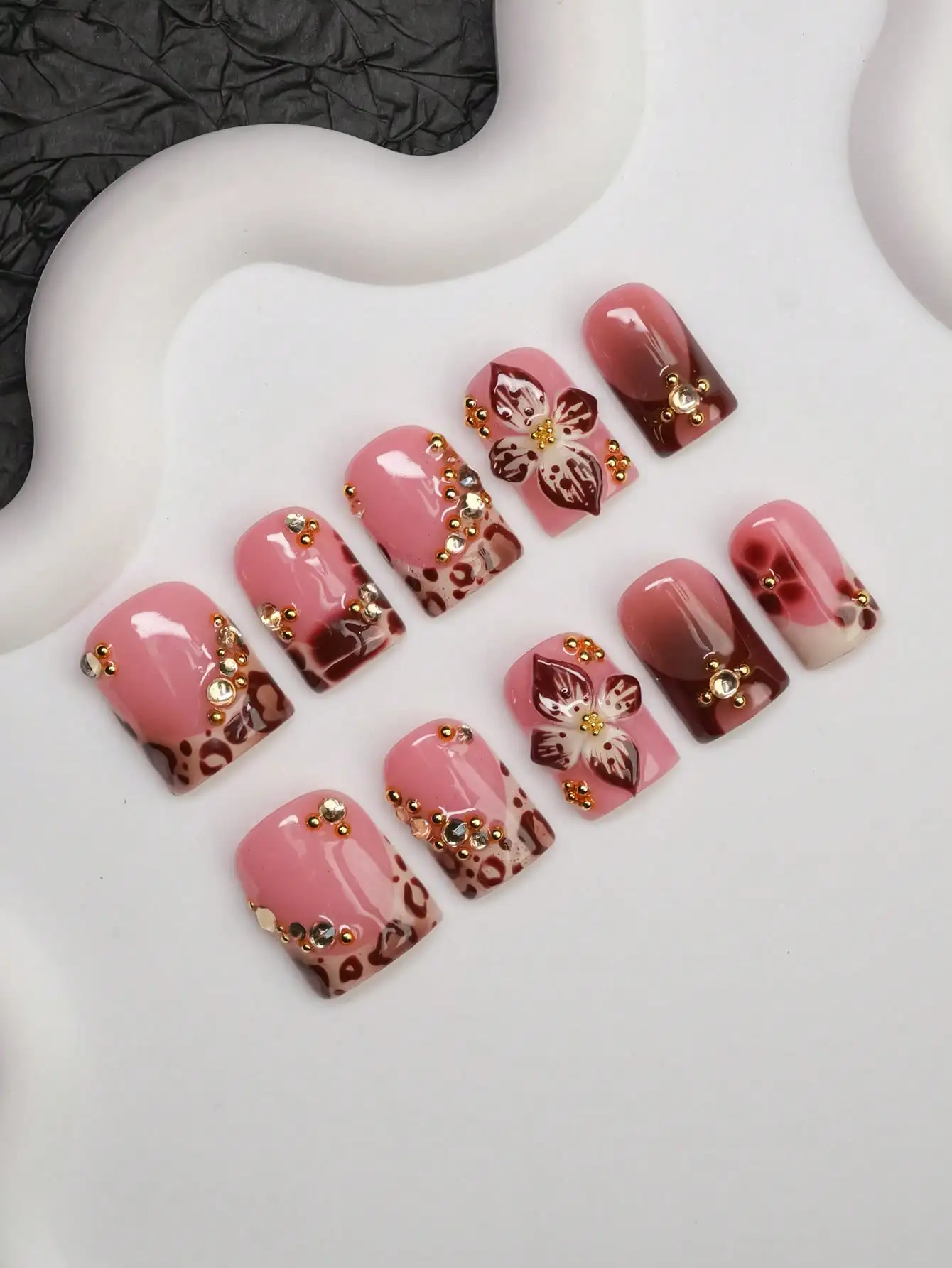 

10pcs Square Shaped Handmade Nail Tips, Y2K Baddie Style, Nude & Brown Color Nails With French Edge, Engraving, Metal Beads, Leo