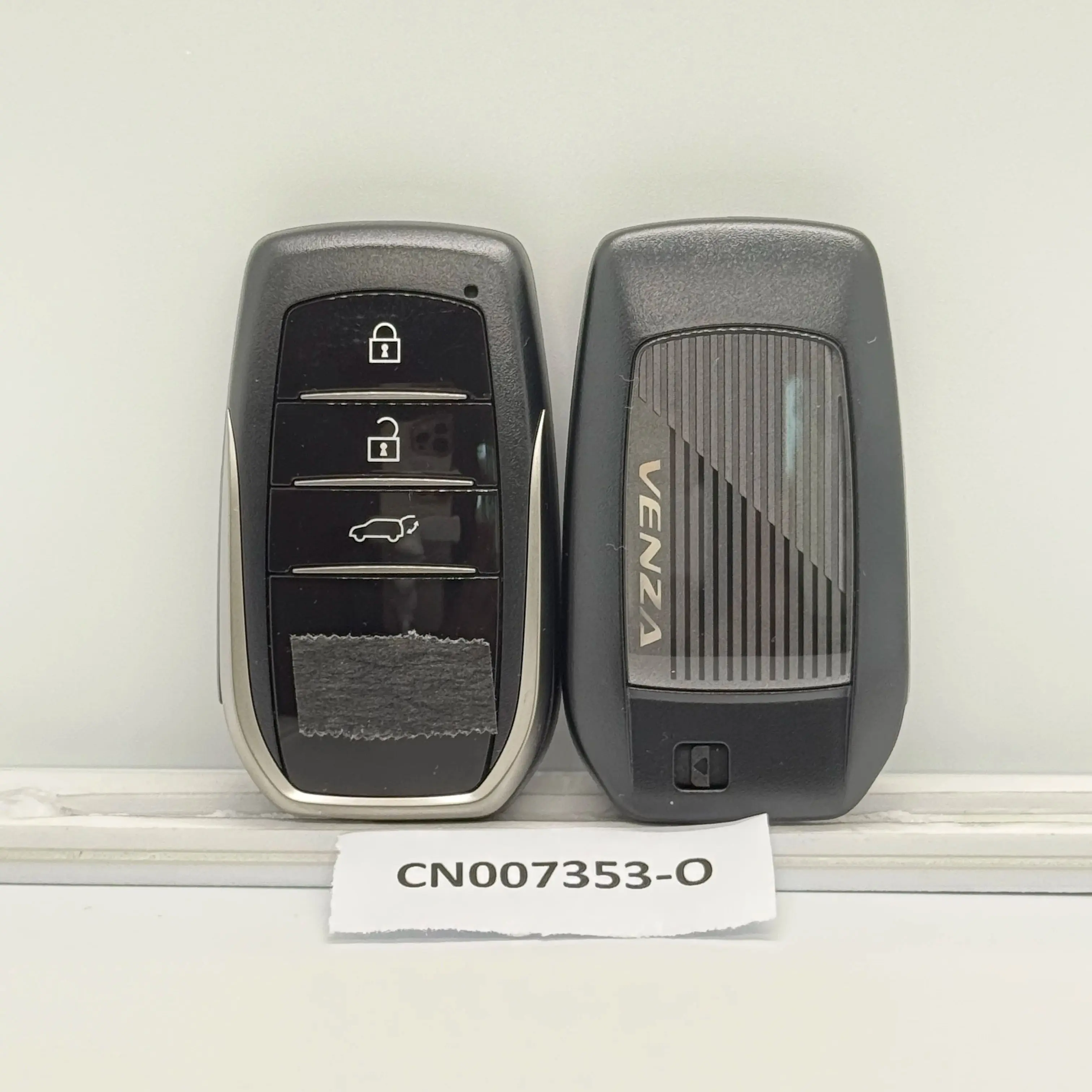 

CN007353 Suitable for 3-button VENZA SUV original 433.58/434.42MHZ 8A chip Version number: 3041 P4:BA Model: 14DZ DENSO