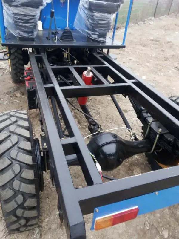 2025diesel Veicolo da trasporto agricolo a quattro ruote motrici Veicolo a quattro ruote per ingegneria di scarico diesel