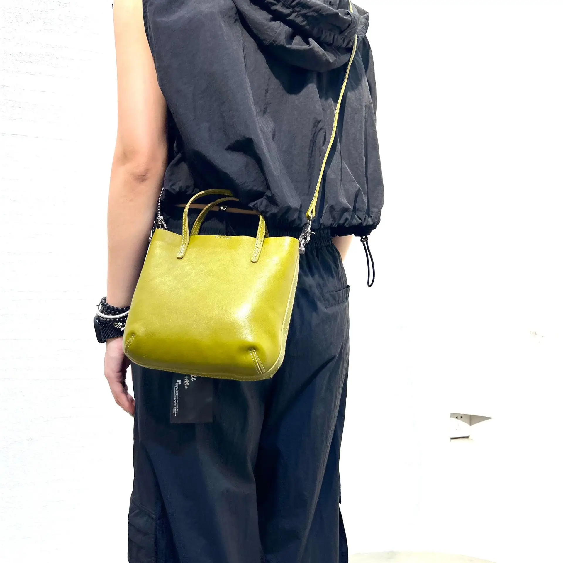 Niche Vintage Mini Phone Crossbody Bag Top-grain Vegetable Tanned Leather Women Daily Commute Shoulder Purse
