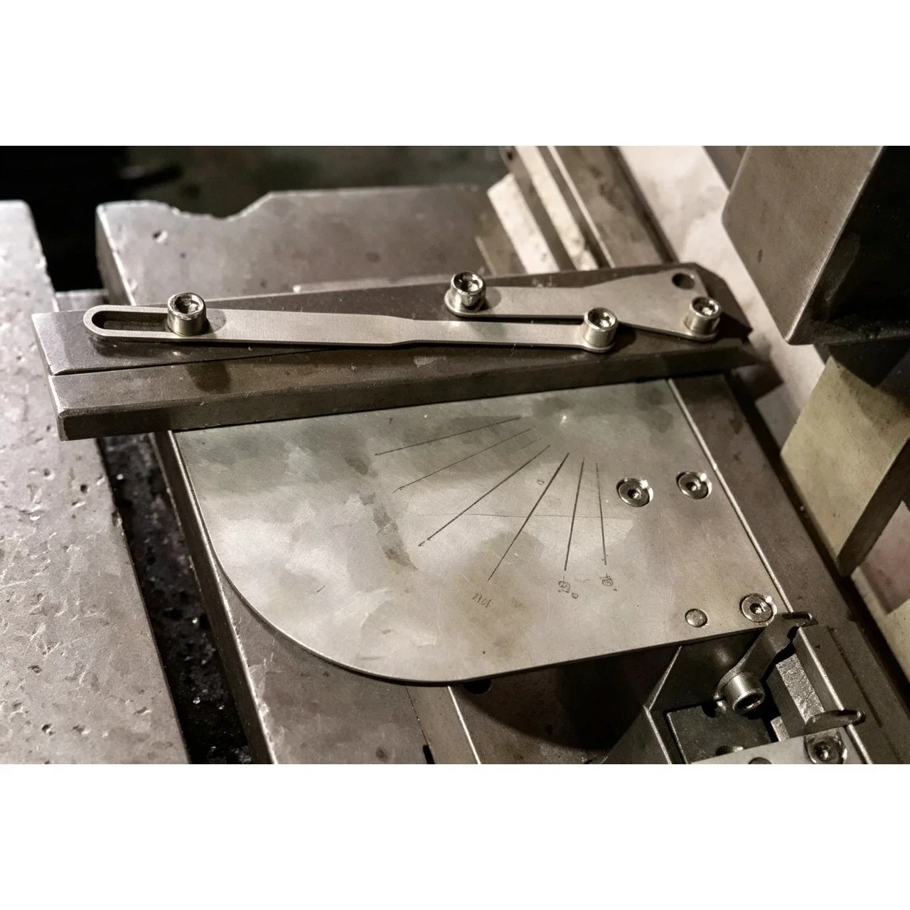 Applicable to Applicable to Suction Angle Auxiliary Tool Bending Machine Angle Locator Bending  Magnetic Suction Front Support B